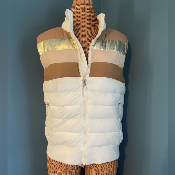 GAP Jackets & Blazers - GAP White Gold Puffer Vest. Size M. Down Alternative.